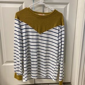 Size small striped detail shirt.